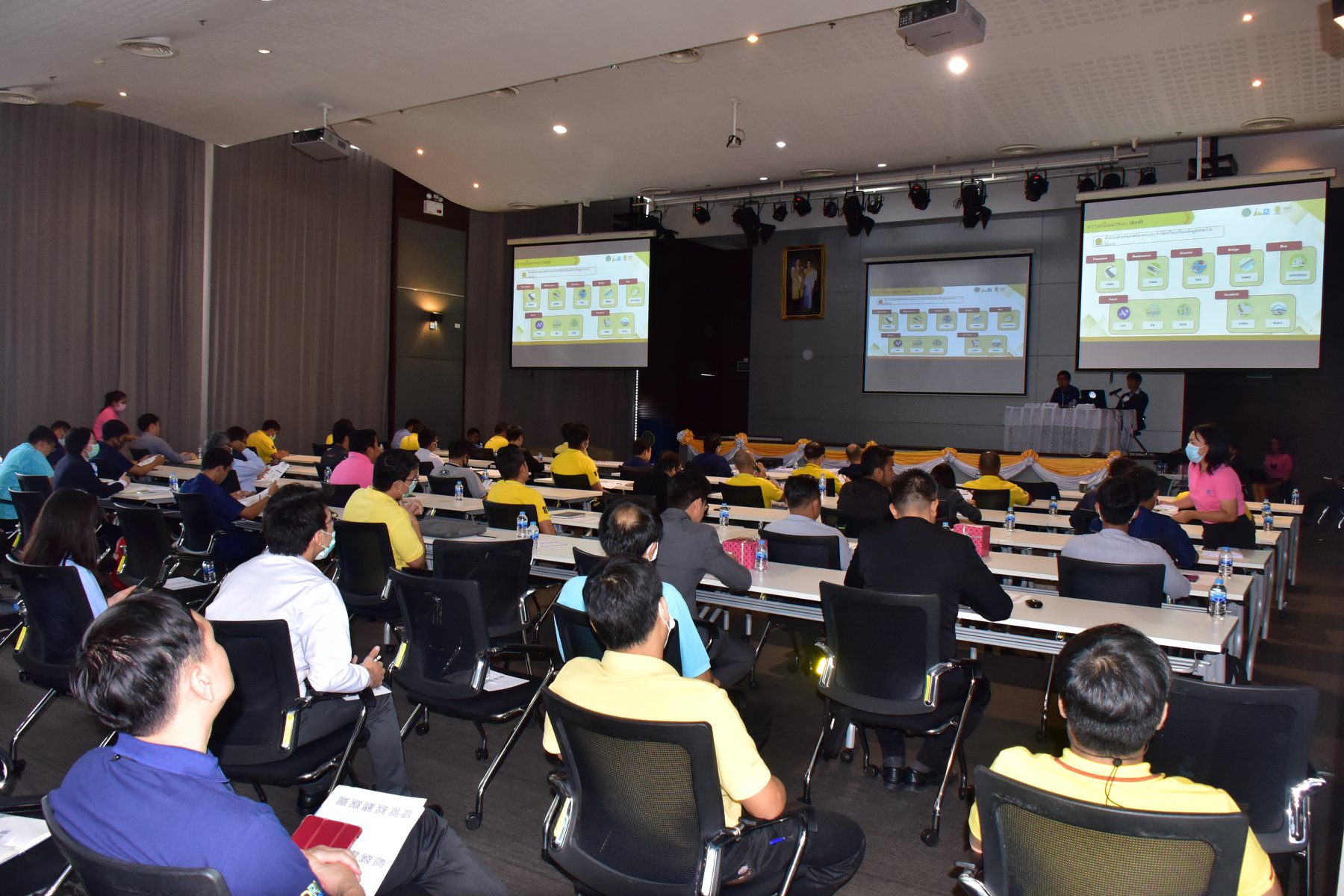 Department of Rural Roads chief engineer holds a knowledge-sharing seminar for department personnel — original image 1
